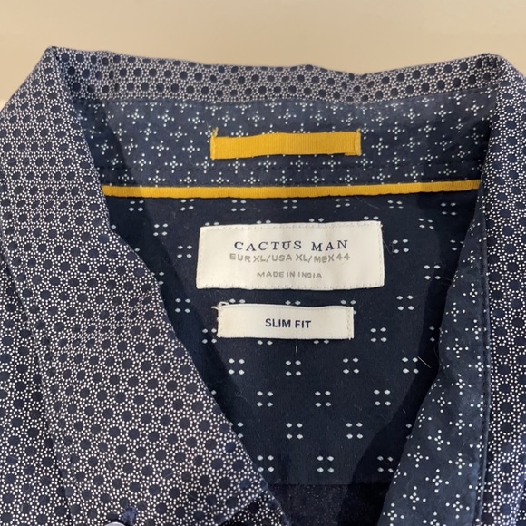 Men’s Button down - Picture 2 of 3